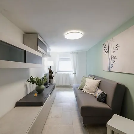 Refined Urban Retreat In The Heart Of The Apartment *